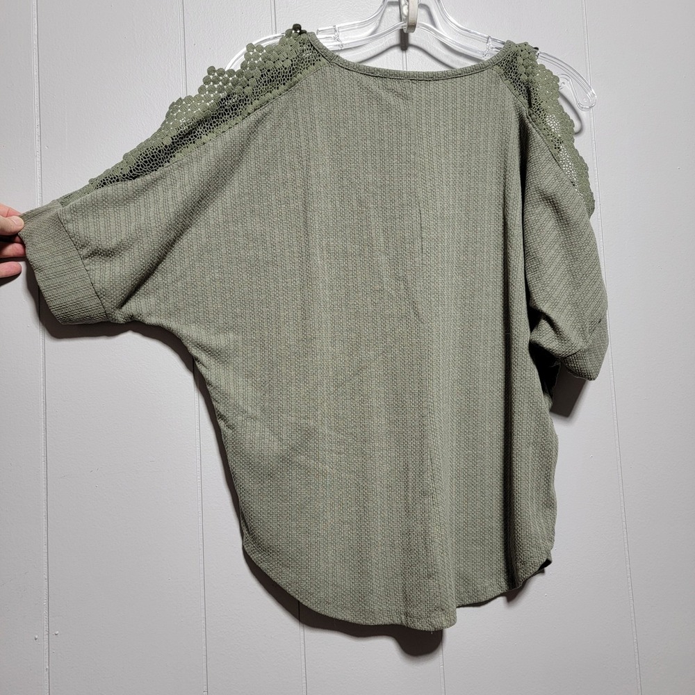 Absolutely Famous Olive Green Cold Shoulder Lace Detail Knit Top Women's Small - Picture 5 of 8